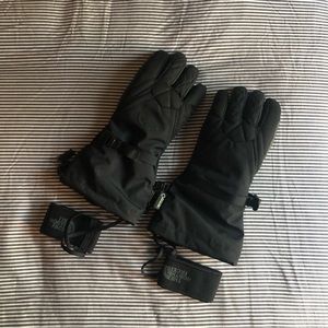 The North Face women’s Montana Gore-tex gloves